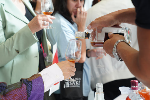 UNISCITI AL SAKE CLUB